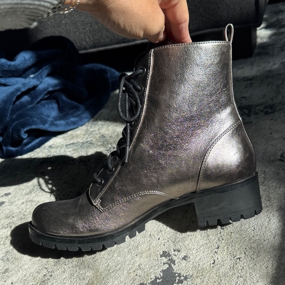 NWT Dolce Vita Metallic Lace-Up/Zipper Ankle Boots - Picture 5 of 7